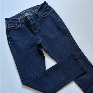 Old Navy curvy mid-rise Blue Denim Jeans.  Women’s size 4 petite